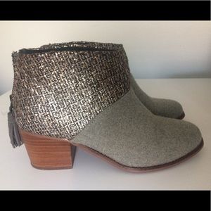 Tom’s Grey Felt Boucle Booties
